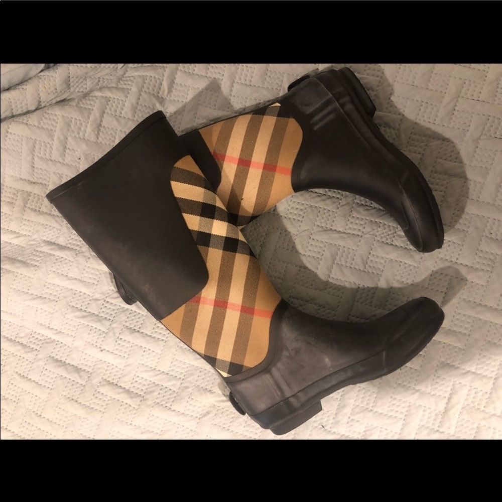Burberry Winter Boots - Picture 2 of 2